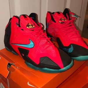 Lebron 11 “Hero” size 6y